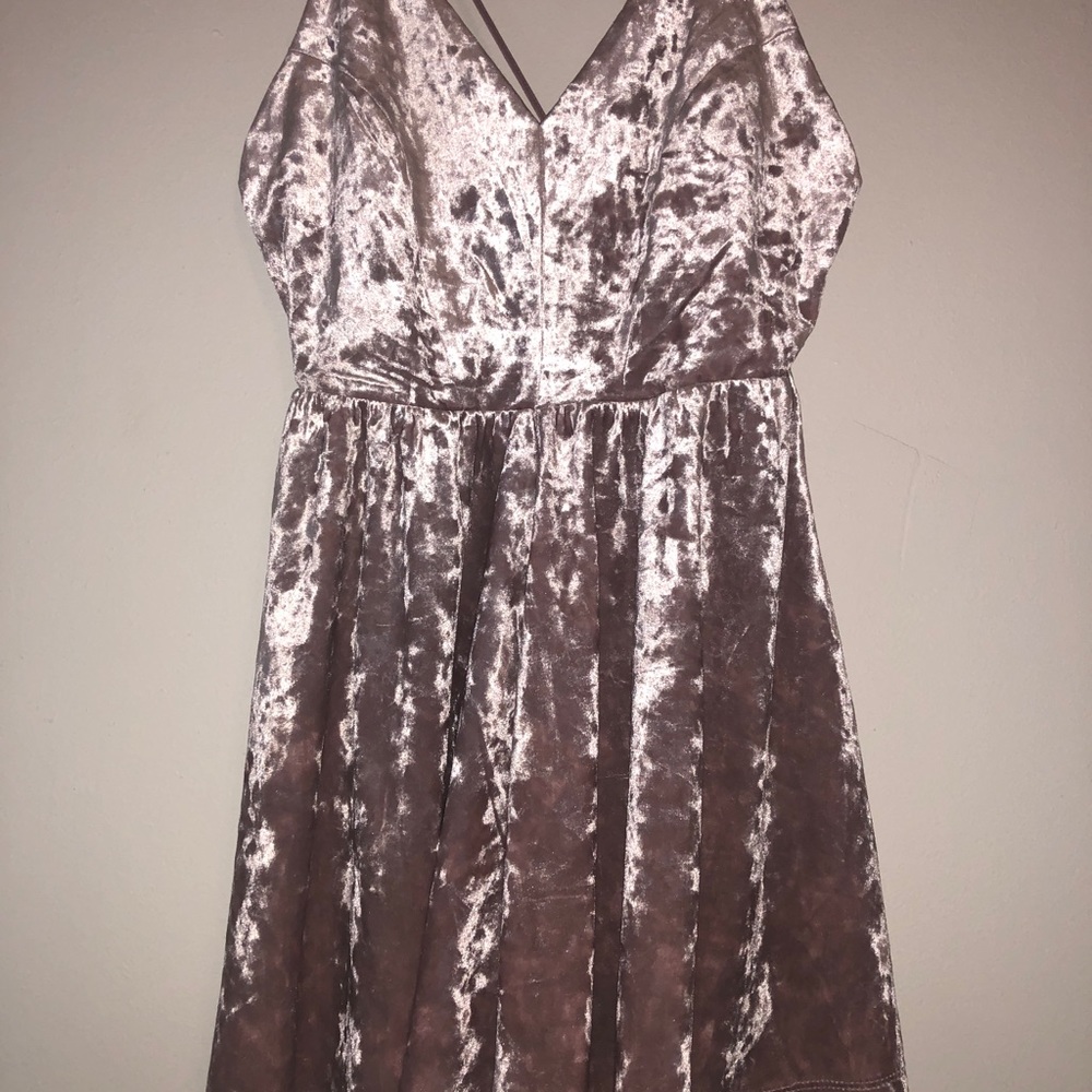 VELVET ROSE DRESS 🌸🌹 - Picture 2 of 5
